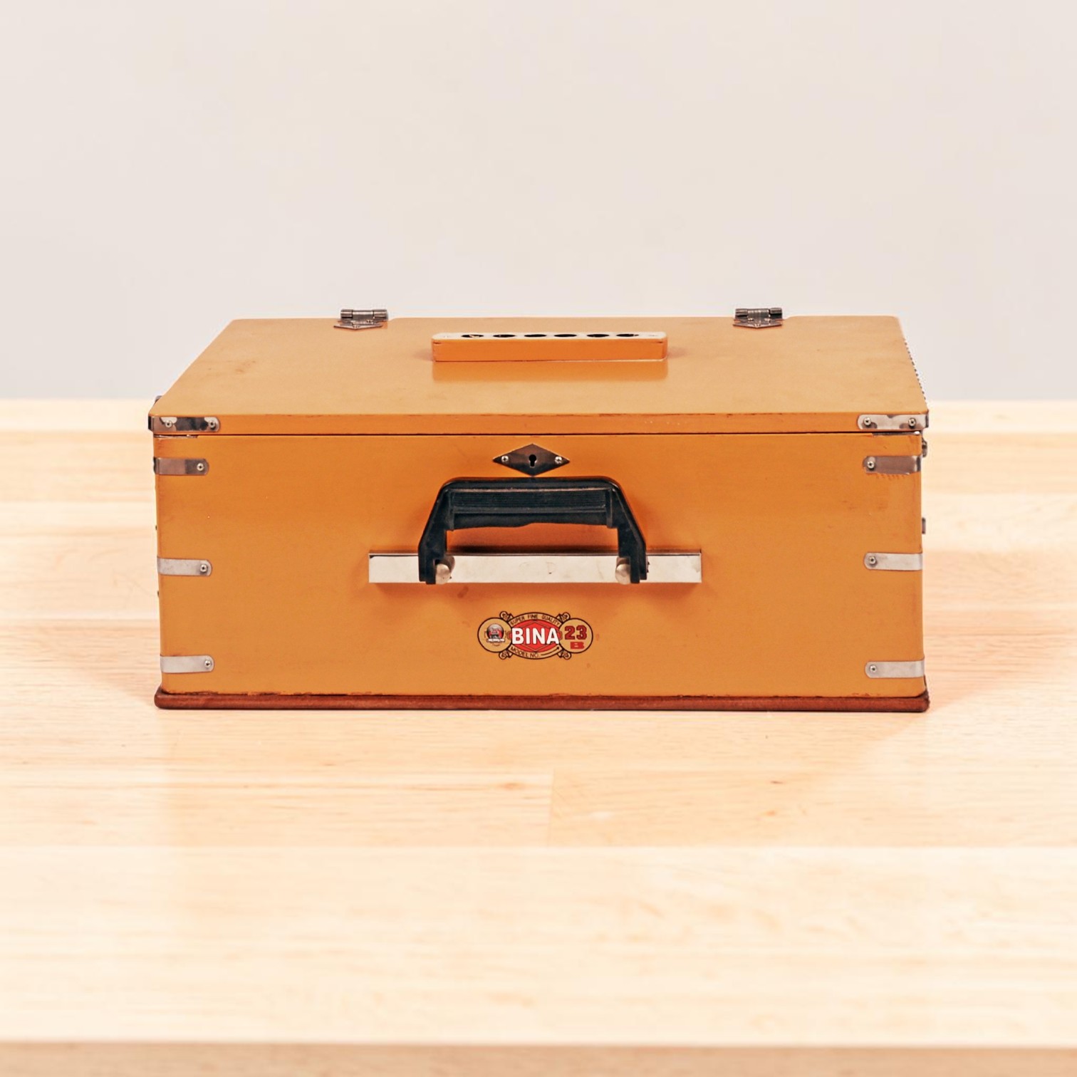 Harmonium BINA no. 23B Dx. 2 ½ octaves portable