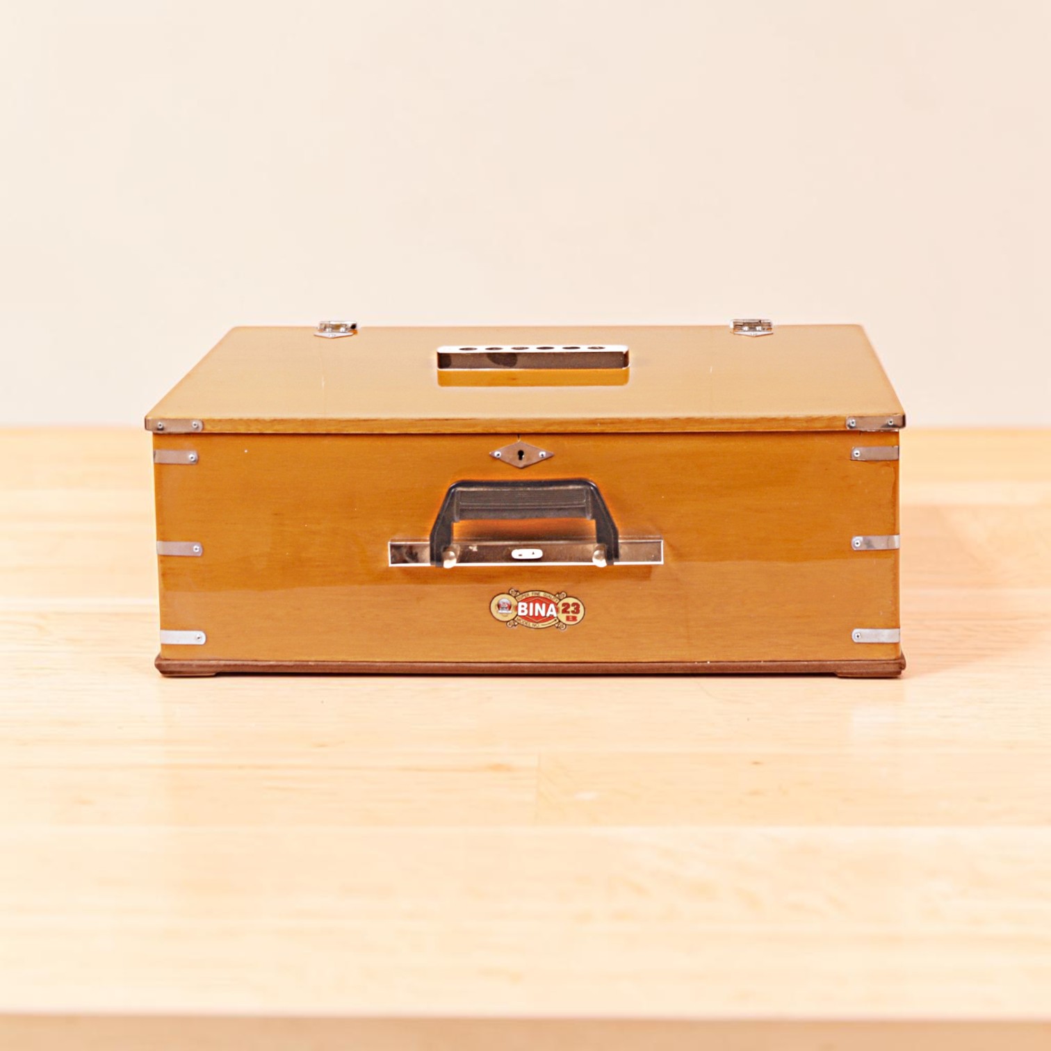 Harmonium BINA no. 23B Dx. 3 ¼ octaves portable