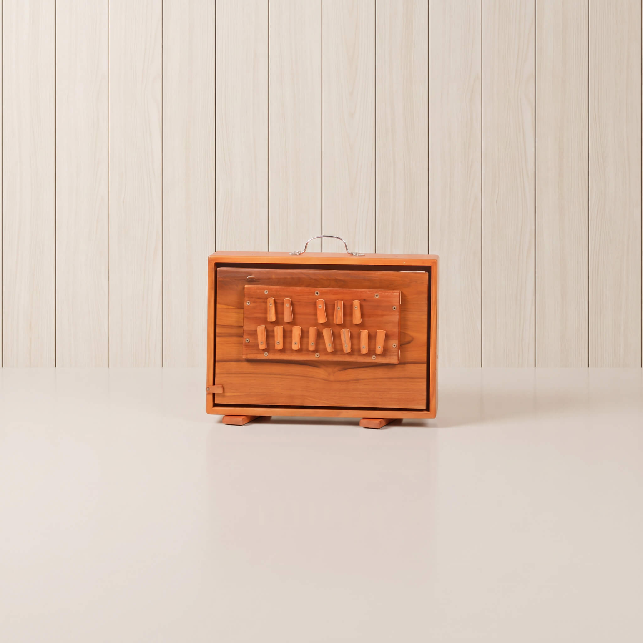 Shruti Box no. 141B, large